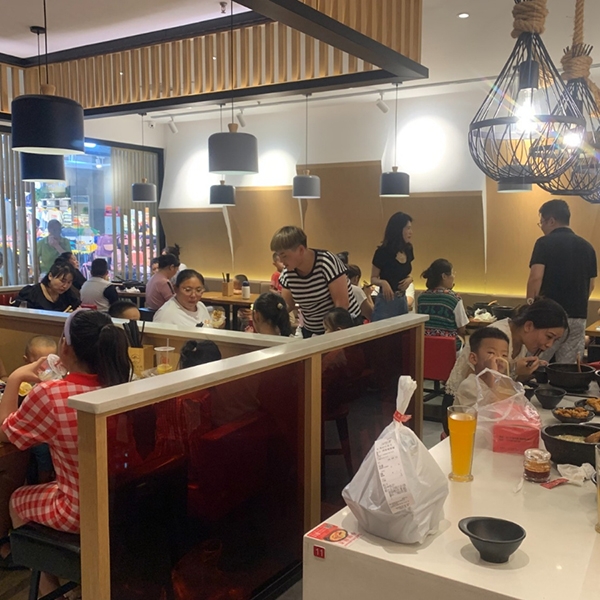 創(chuàng)業(yè)加盟好項目，加盟狀元米線，讓你成功當老板，純大米米線新潮流新趨勢，加盟熱線：400-967-2208